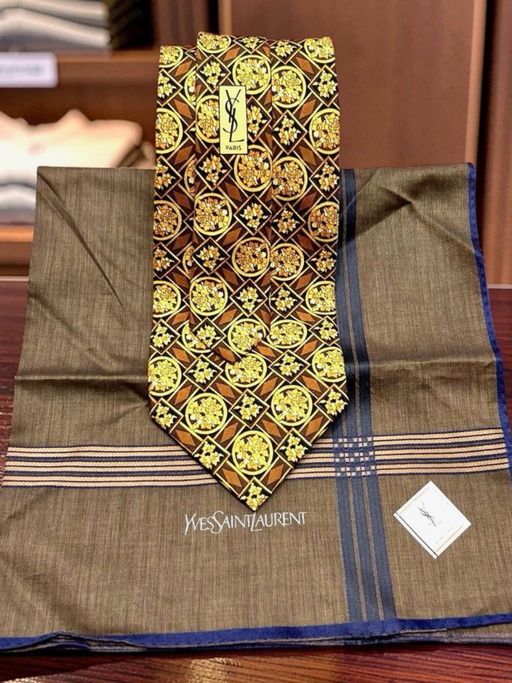 Unused Yves Saint Laurent Necktie Silk & Handkerchief YSL Gold Brown Striped (18